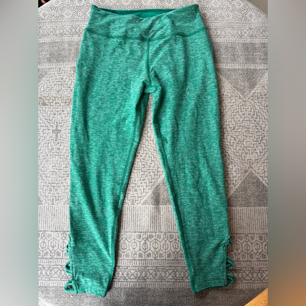 Beyond Yoga crop yoga pant/tight/legging, size Large